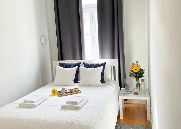 Private In A Historic Building On Rua Augusta Alloggio in famiglia