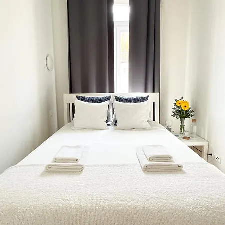 Cozy With Privative Bathroom On Rua Augusta Lissabon