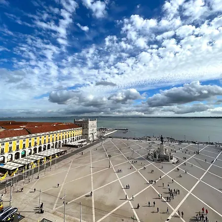 Cozy With Privative Bathroom On Rua Augusta Alloggio in famiglia *